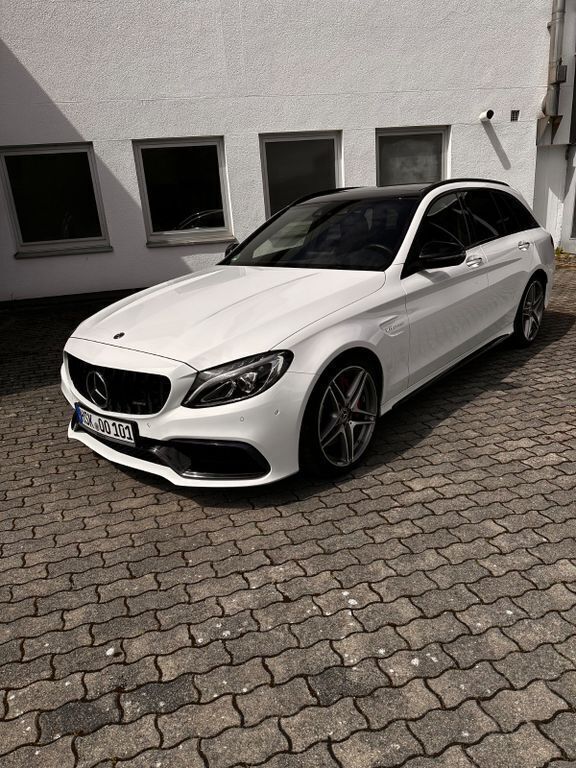 Weiß Gebraucht 2018 Mercedes C63 AMG AMG Kombi | 47.500 € (Superpreis) - Bild 1/4