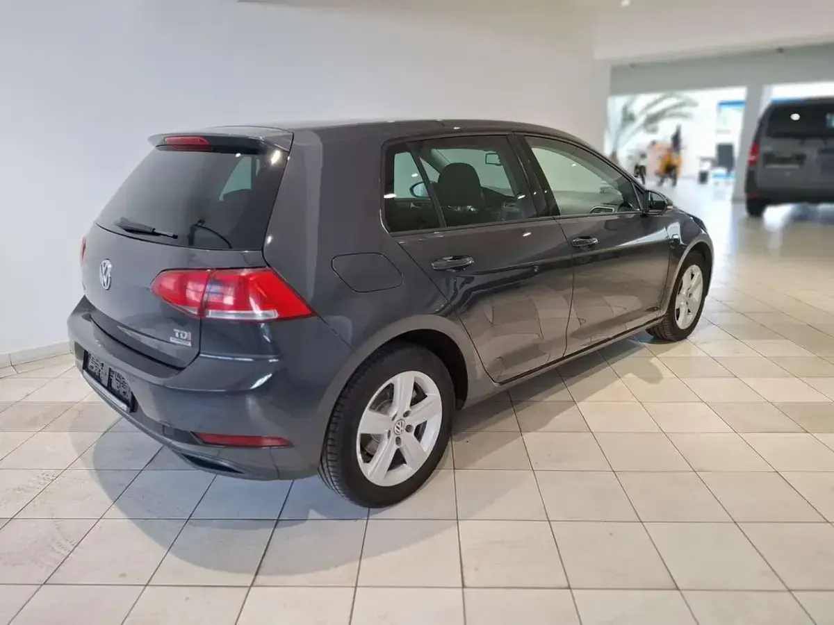 Gebraucht VW Golf VII Life 105 PS (77 kW) 2013 Grau Limousine
