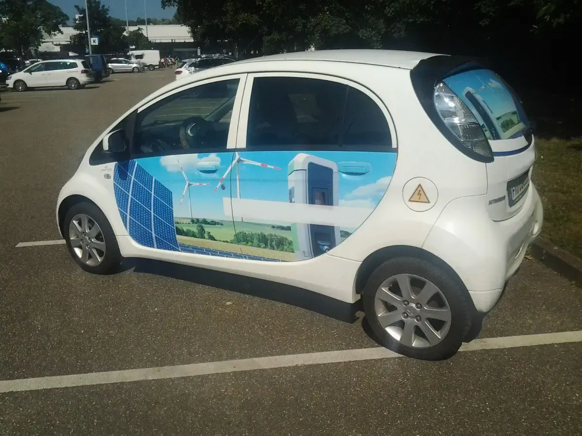 Gebraucht Mitsubishi i-MiEV 49 kW (67 PS) 2011 Weiß Kleinwagen