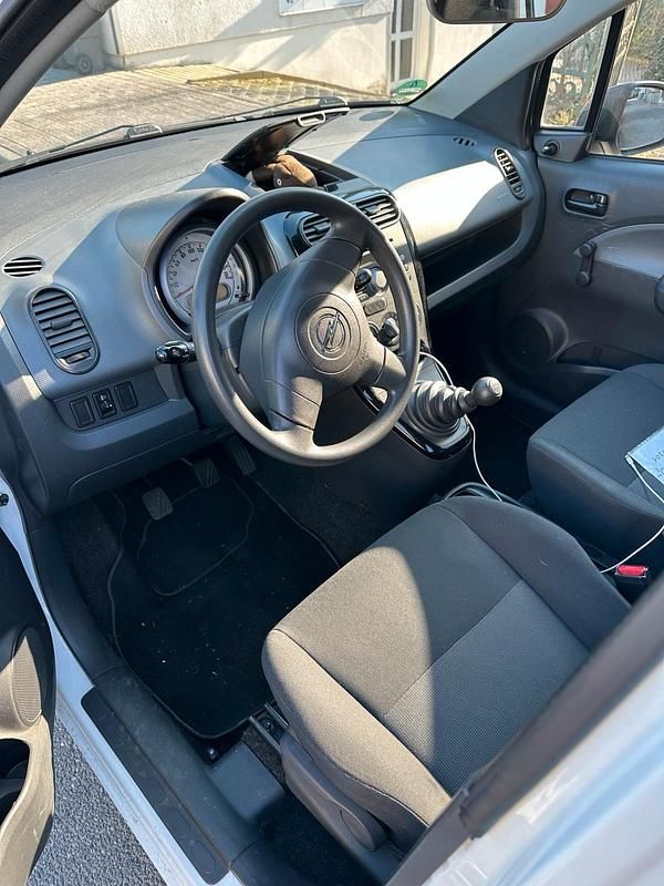 Gebraucht Opel Agila 68 PS (50 kW) 2010 Weiß Kleinwagen