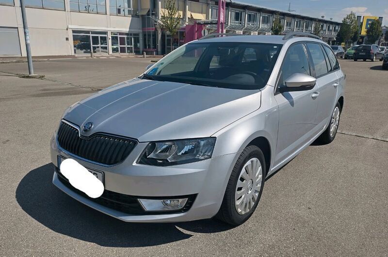 Silber Gebraucht 2014 Skoda Octavia Ambition Kombi | 10.900 € (Teuer) - Bild 1/4