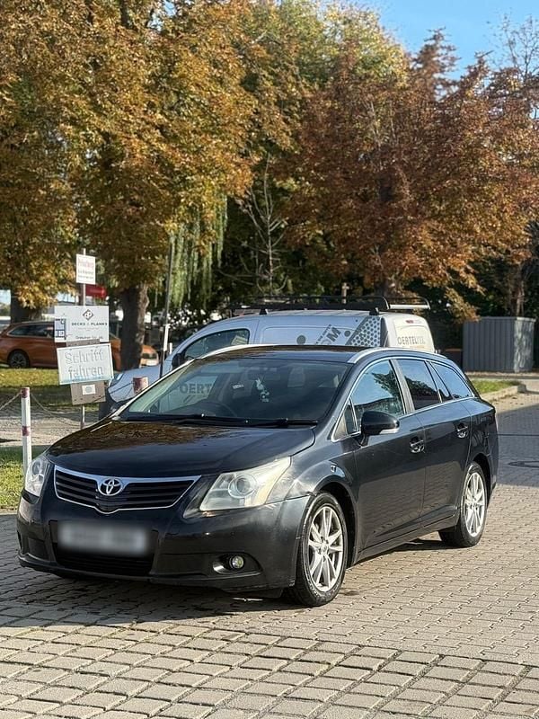 Gebraucht Toyota Avensis 126 PS (92 kW) 2011 Schwarz Kombi