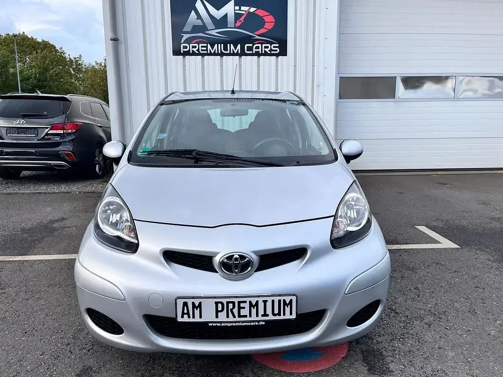 Gebraucht Toyota Aygo City 68 PS (50 kW) 2011 Silber Kleinwagen