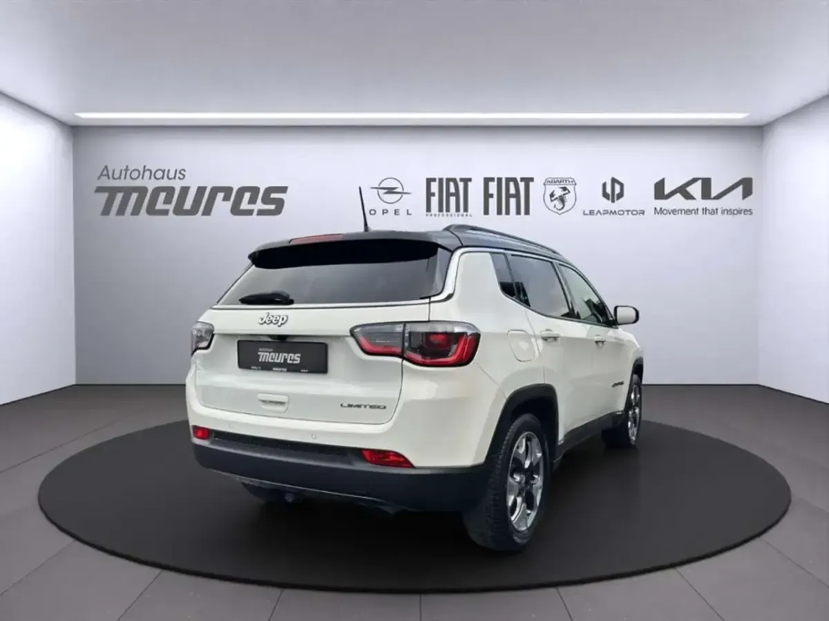 Gebraucht Jeep Compass Limited 140 PS (102 kW) 2020 Weiss SUV