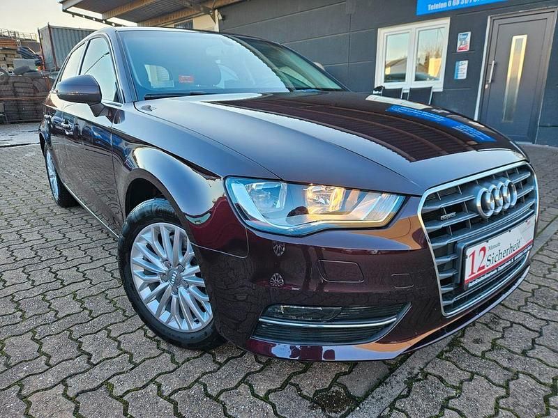 Rot Gebraucht 2014 Audi A3 Limousine | 15.390 € (Superpreis) - Bild 1/4