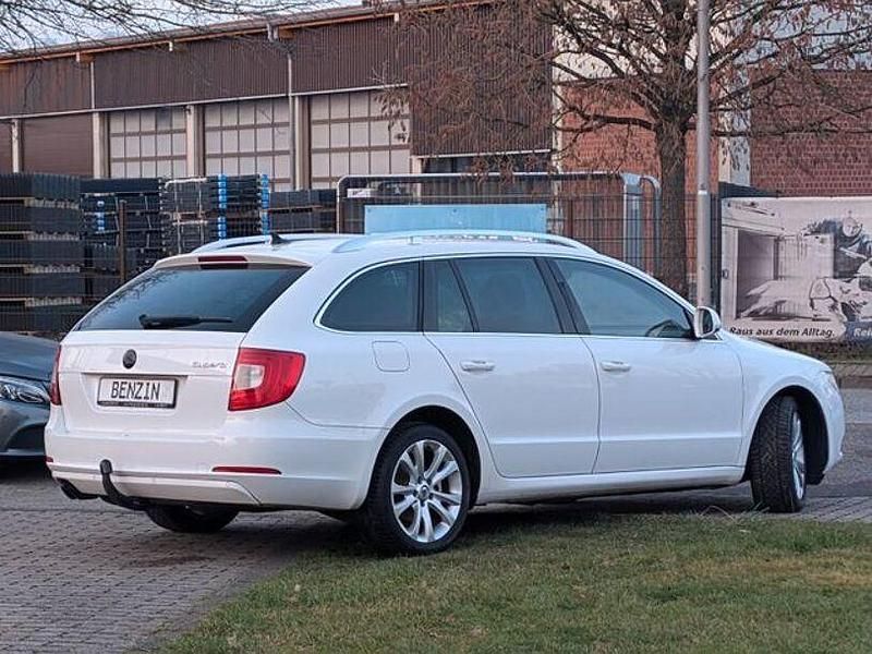 Gebraucht Skoda Superb Ambition 160 PS (117 kW) 2010 Weiß Kombi