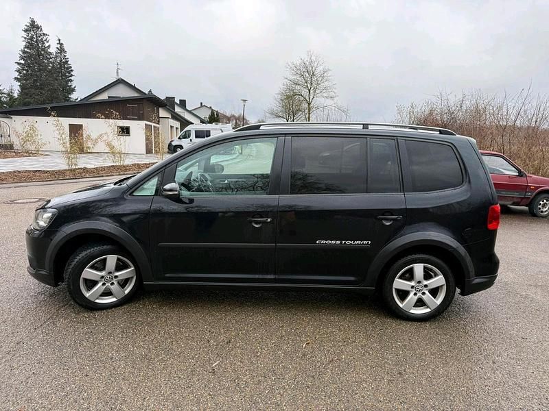 Gebraucht VW Touran Cross 140 PS (102 kW) 2012 Schwarz Van / Kleinbus