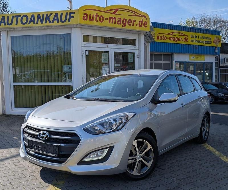 Gebraucht Hyundai i30 110 PS (80 kW) 2015 Silber Kombi