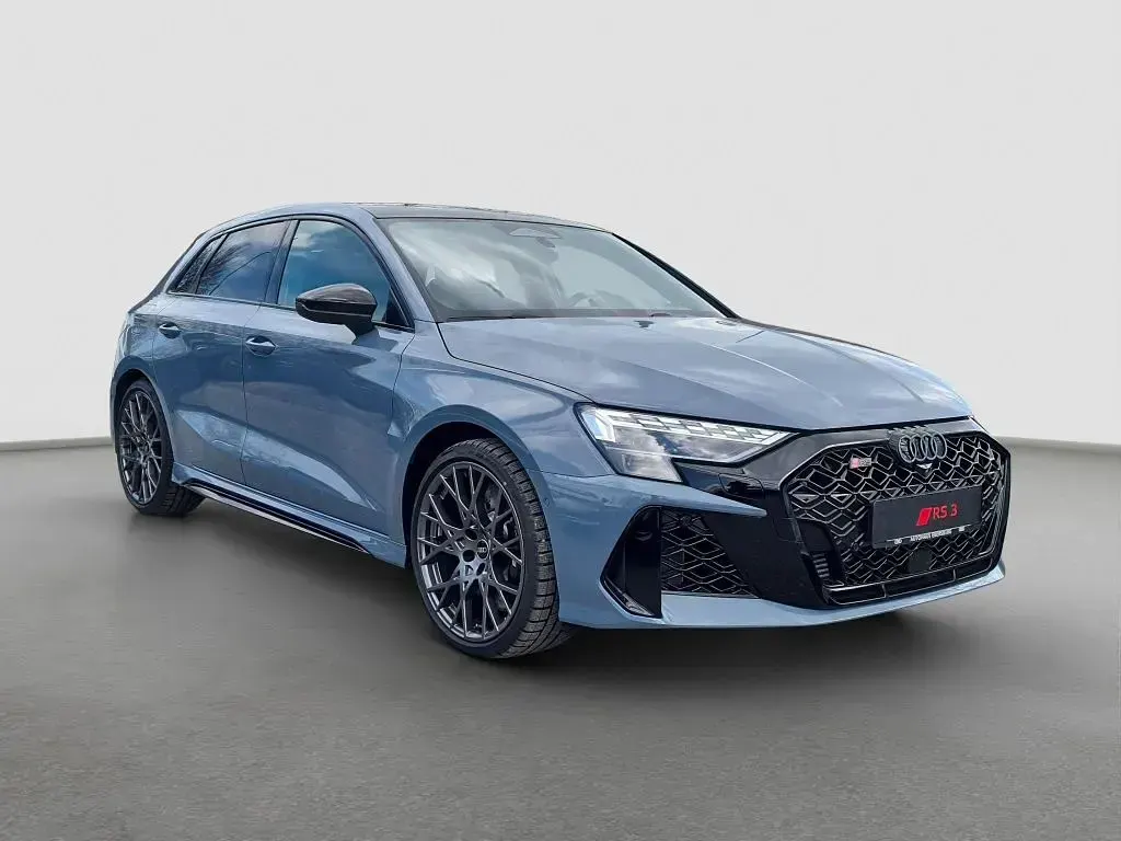 Gebraucht Audi RS3 Sport 400 PS (294 kW) 2026 Grau Limousine