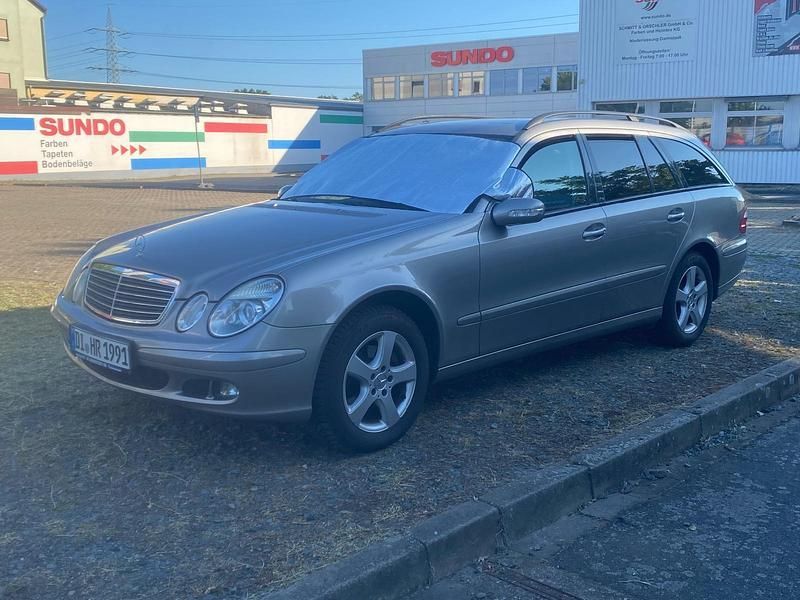 Silber Gebraucht 2005 Mercedes E200 Kombi | 3.850 € (Fairer Preis) - Bild 1/4