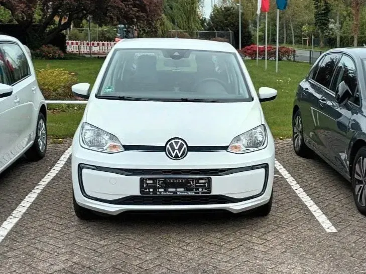 Używany VW e-up! 61 kW (83 KM) 2021 Biały Hatchback