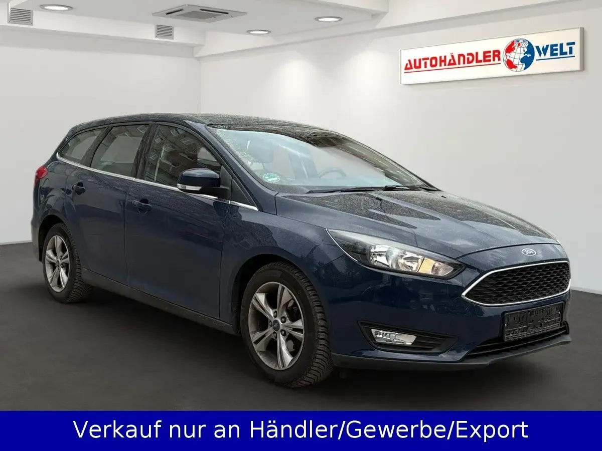 Used Ford Focus 101 HP (74 kW) 2016 Blue Estate