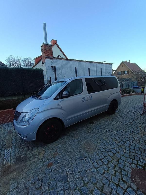 Gebraucht Hyundai H-1 111 PS (81 kW) 2011 Grau Van / Kleinbus