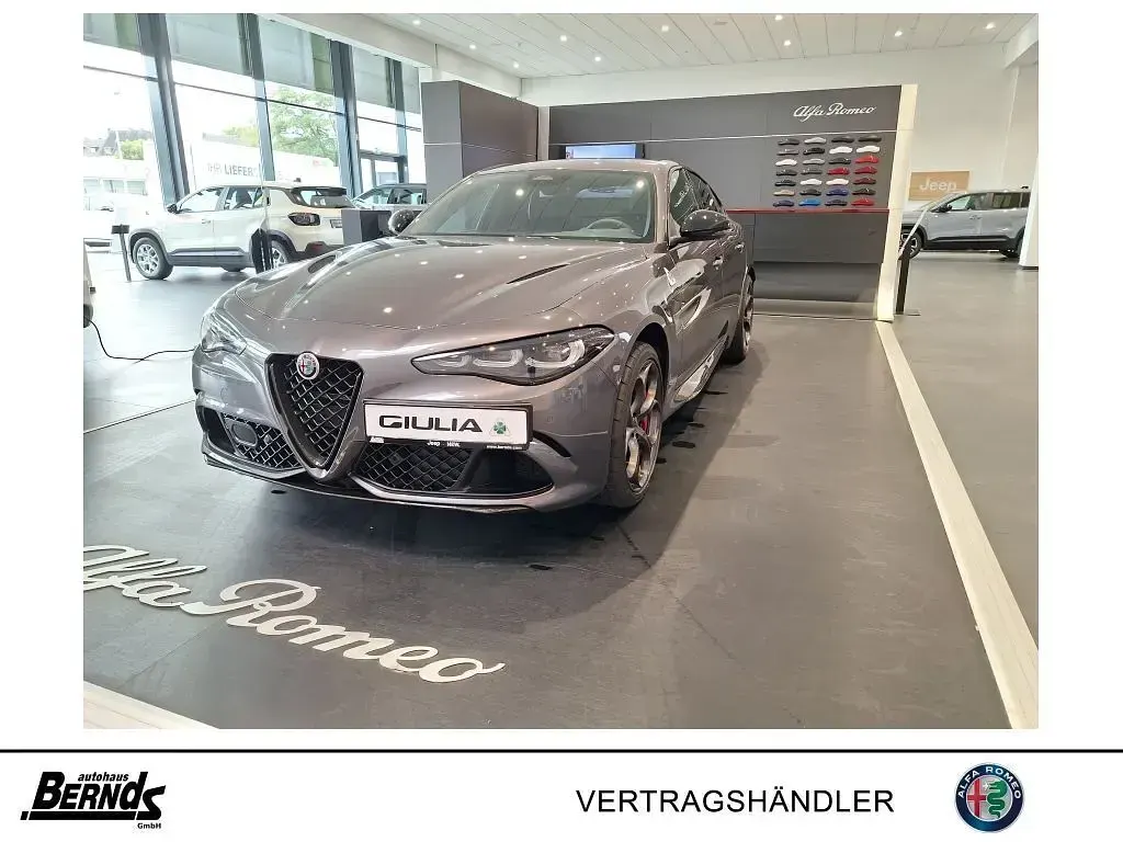 Neu Alfa Romeo Giulia Quadrifoglio 519 PS (381 kW) 2025 Grau Limousine