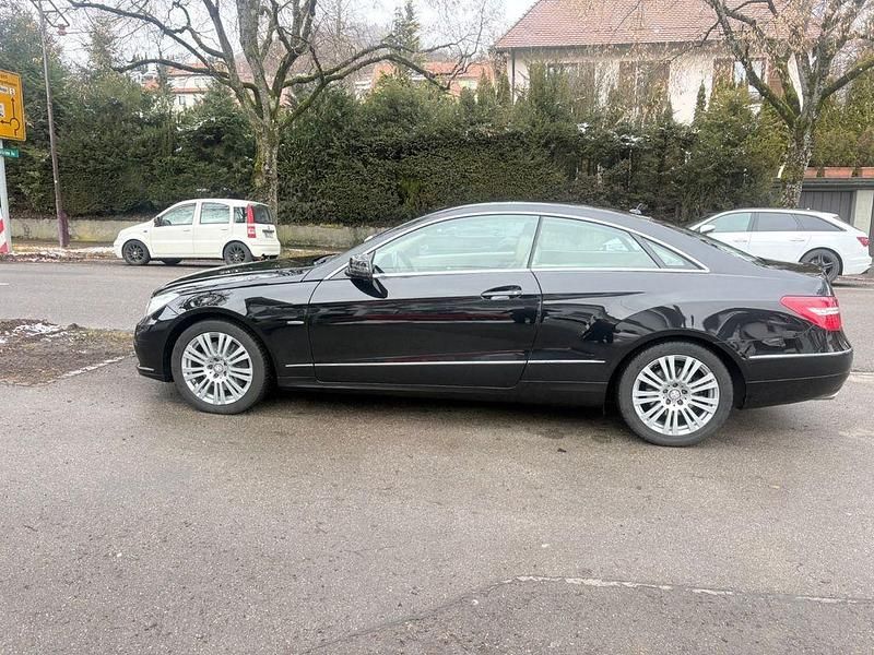 Gebraucht Mercedes E350 231 PS (169 kW) 2010 Schwarz Coupé