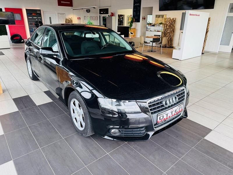Gebraucht Audi A4 Attraction 160 PS (117 kW) 2010 Schwarz Limousine
