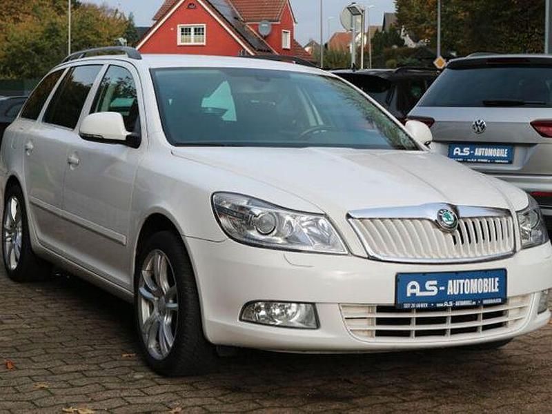 Candyweiss Gebraucht 2011 Skoda Octavia Family Kombi | 5.900 € (Teuer) - Bild 1/4
