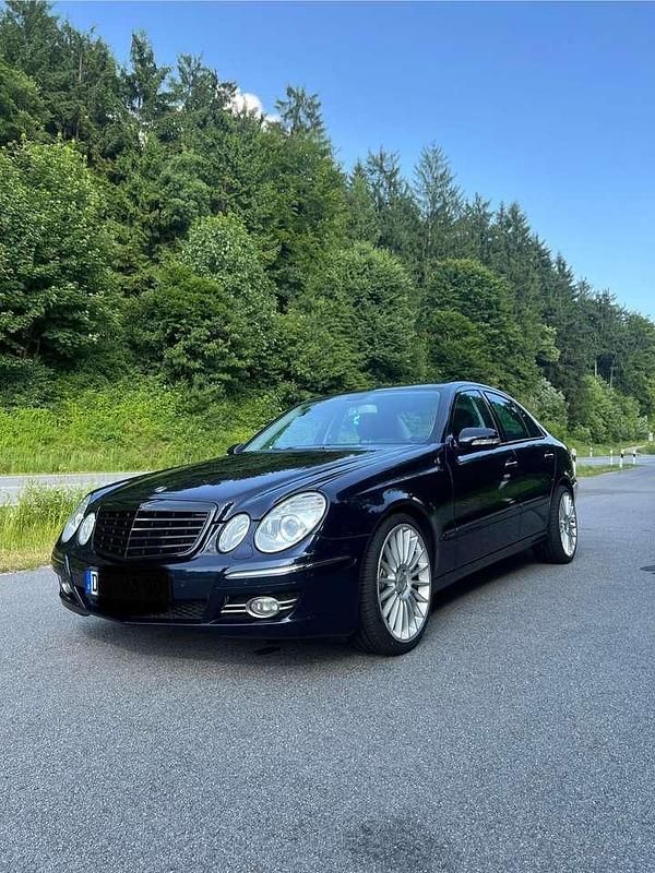 Blau Gebraucht 2007 Mercedes E280 Avantgarde Limousine | 5.950 € (Etwas zu teuer) - Bild 1/4