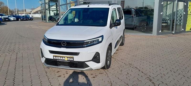 Gebraucht Opel Combo Life 131 PS (96 kW) 2024 Weiß Van / Kleinbus