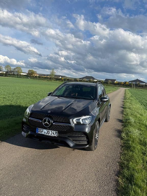Gebraucht Mercedes GLE400 AMG line 330 PS (242 kW) 2021 Schwarz SUV