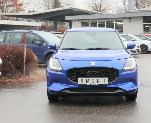 Neu Suzuki Swift Comfort+ 83 PS (61 kW) 2025 Frontier blue pearl Kleinwagen