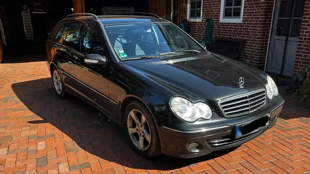 Gebraucht Mercedes C220 Avantgarde 150 PS (110 kW) 2005 Schwarz Kombi