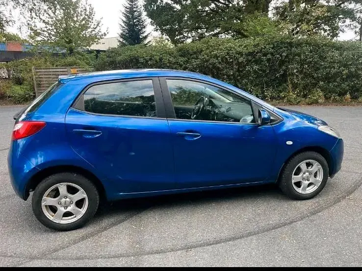 Gebraucht Mazda 2 75 PS (55 kW) 2008 Blau Kleinwagen