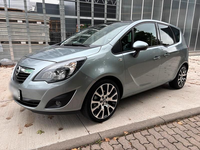 Grün Gebraucht 2012 Opel Meriva Van / Kleinbus | 2.700 € (Guter Preis) - Bild 1/4
