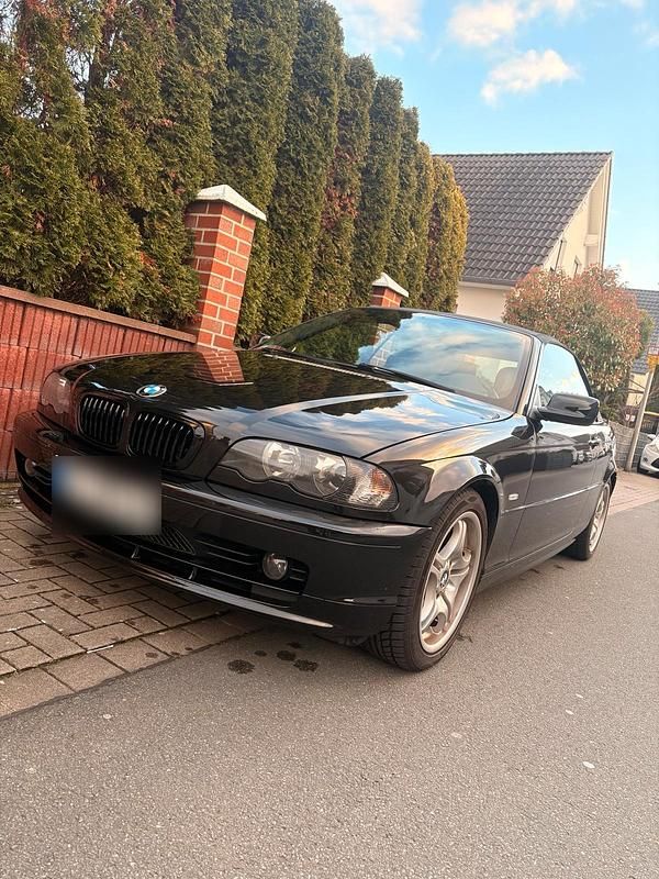 Gebraucht BMW 325 Cabriolet 192 PS (141 kW) 2001 Schwarz Cabrio