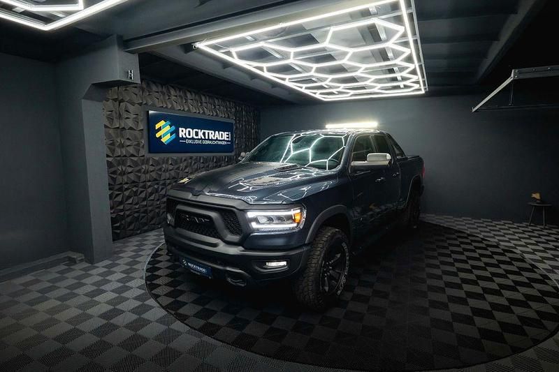 Grau Gebraucht 2020 Dodge Ram Abholung | 41.990 € (Guter Preis) - Bild 1/4