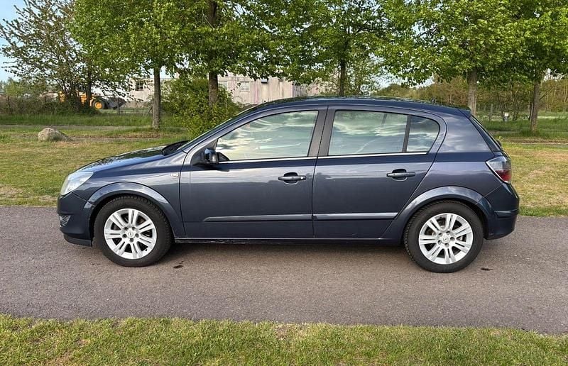 Gebraucht Opel Astra Cosmo 110 PS (80 kW) 2007 Blau Limousine