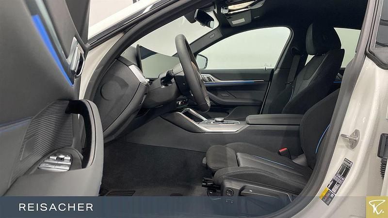 Neu BMW i4 Performance 210 kW (286 PS) 2025 Weiß Limousine