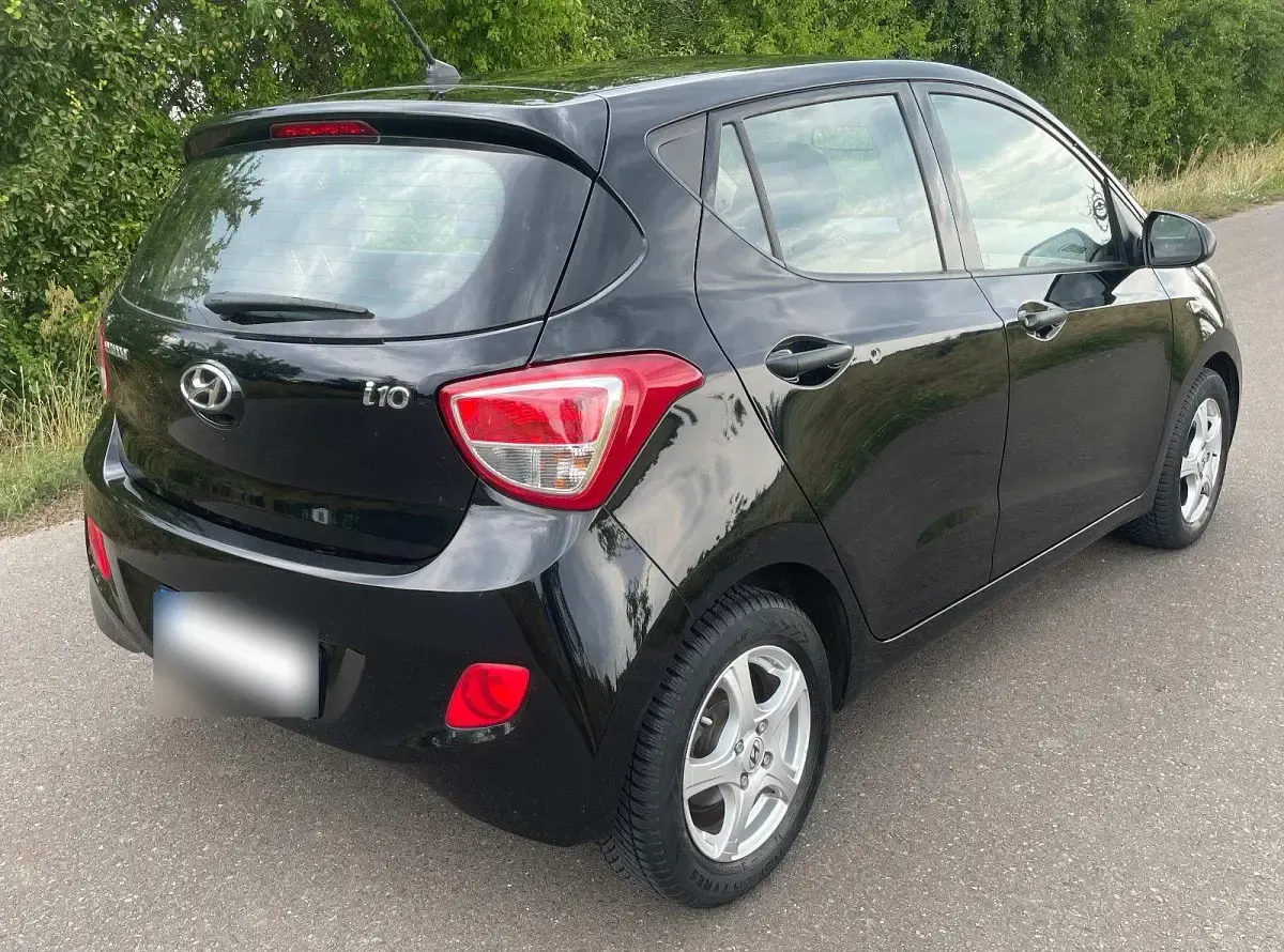 Gebraucht Hyundai i10 67 PS (49 kW) 2016 Schwarz Kleinwagen