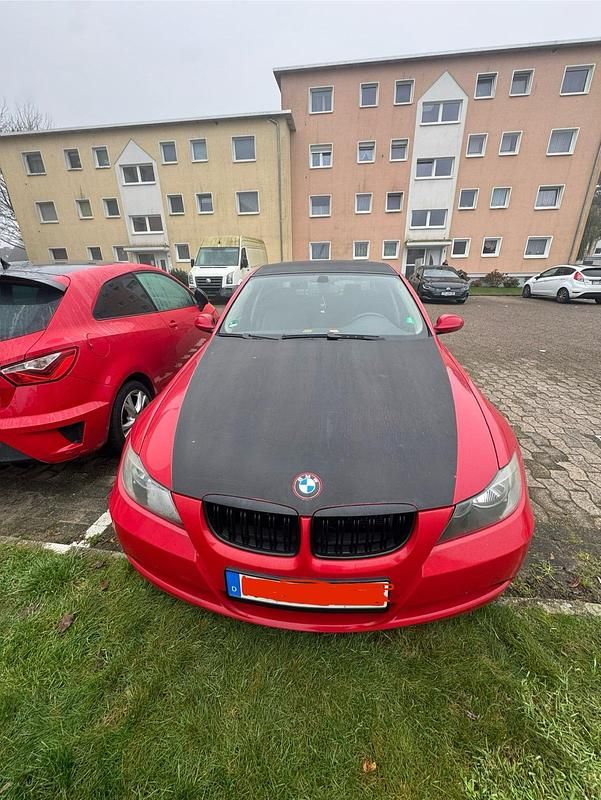 Rot Gebraucht 2005 BMW 320 Limousine | 2.000 € (Superpreis) - Bild 1/4