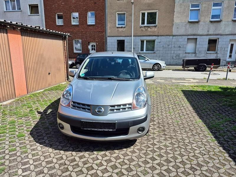 Silber Gebraucht 2007 Nissan Note Acenta Van / Kleinbus | 1.790 € (Fairer Preis) - Bild 1/4
