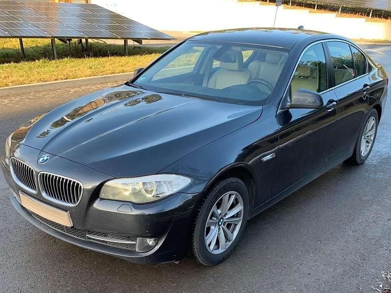 Gebraucht BMW 520 184 PS (135 kW) 2012 Grau Limousine