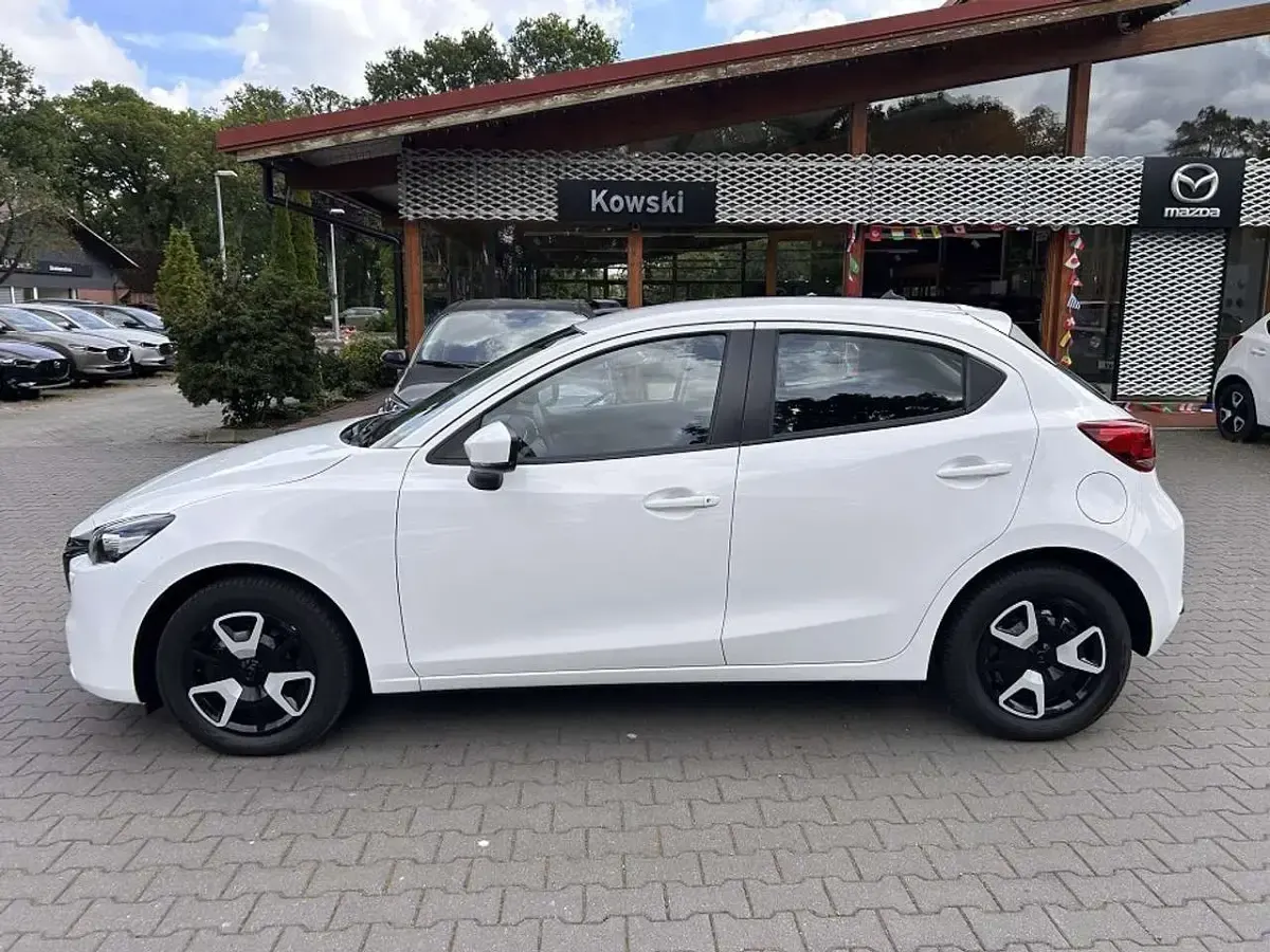 Gebraucht Mazda 2 Center-Line 75 PS (55 kW) 2023 Arctic white Kleinwagen