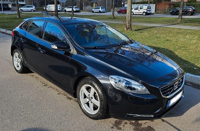 Gebraucht Volvo V40 You! 114 PS (83 kW) 2014 Schwarz Limousine
