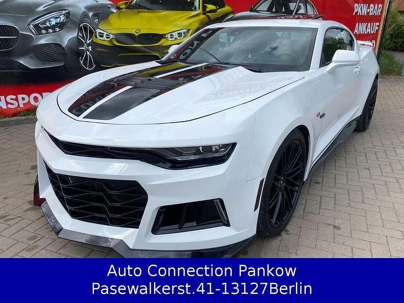 Weiß Gebraucht 2019 Chevrolet Camaro SS Coupé | 39.999 € (Fairer Preis) - Bild 1/4