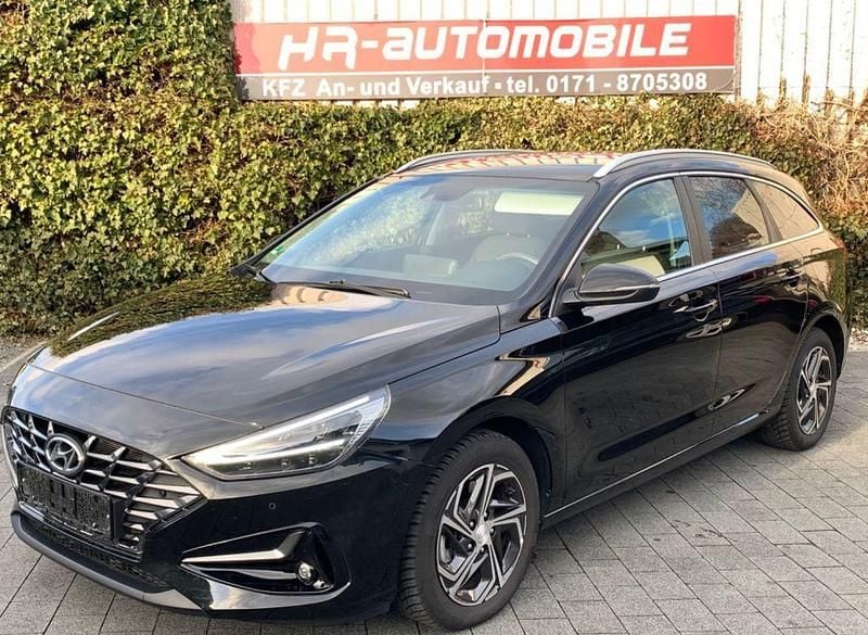 Gebraucht Hyundai i30 120 PS (88 kW) 2024 Schwarz Kombi