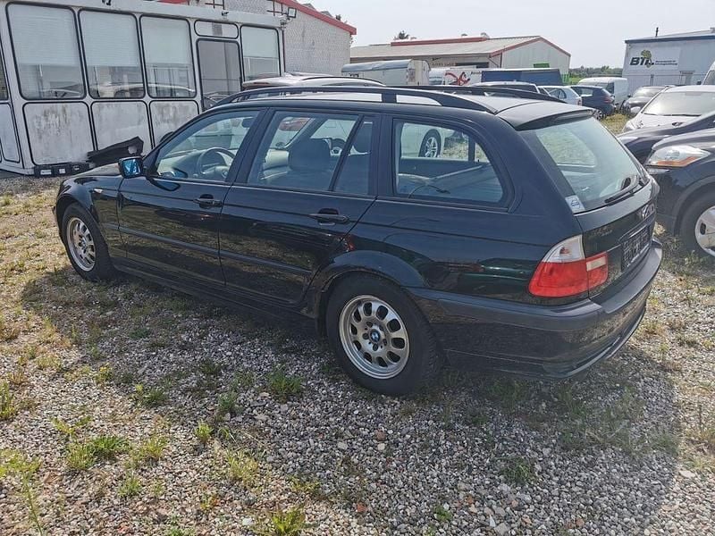 Gebraucht BMW 316 116 PS (85 kW) 2005 Schwarz Kombi