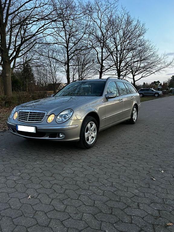 Gebraucht Mercedes E200 Elegance 163 PS (119 kW) 2005 Grau Limousine