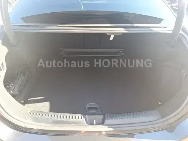 Gebraucht Mercedes E220 197 PS (144 kW) 2025 Grau Limousine