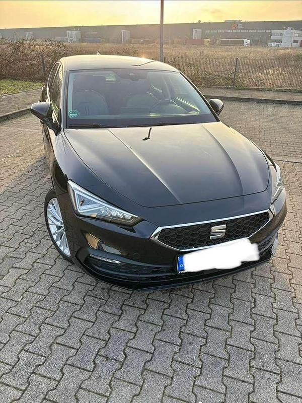 Gebraucht Seat Leon Style 131 PS (96 kW) 2022 Schwarz Kleinwagen