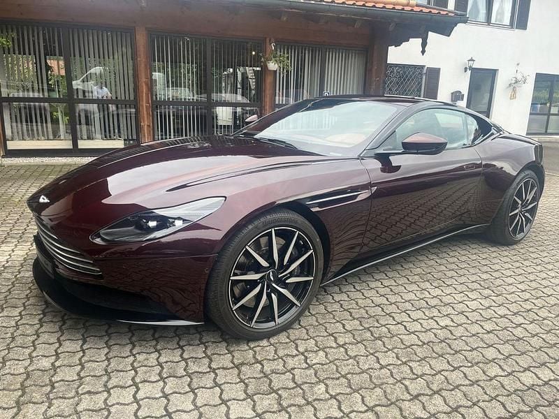 Gebraucht Aston Martin DB11 510 PS (375 kW) 2017 Rot Coupé