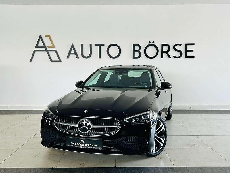 Schwarz Gebraucht 2022 Mercedes C220 Avantgarde Limousine | 35.890 € (Etwas zu teuer) - Bild 1/3