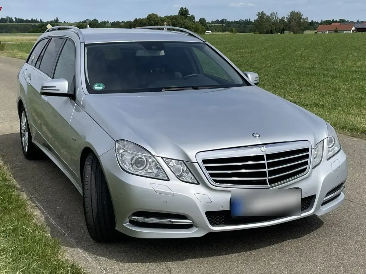 Gebraucht Mercedes E220 Avantgarde 170 PS (125 kW) 2012 Silber Kombi
