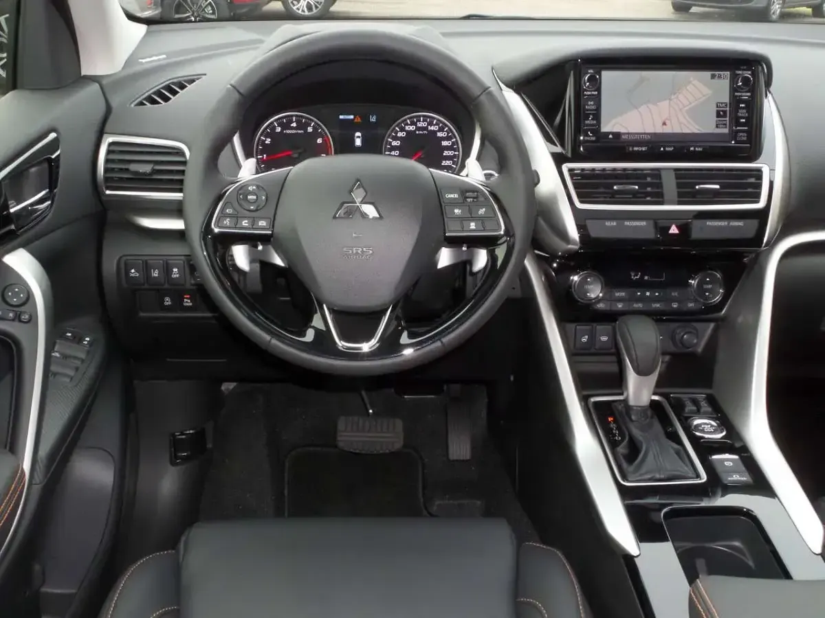 Gebraucht Mitsubishi Eclipse Cross Top 163 PS (119 kW) 2020 Pantherschwarz SUV