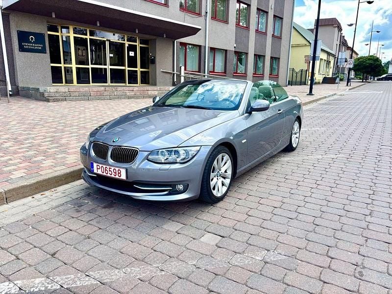 Gebraucht BMW 328 Cabriolet 234 PS (172 kW) 2011 Grau Cabrio