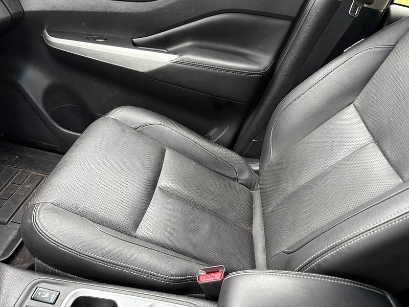 Schwarz Gebraucht 2016 Nissan Navara Abholung | 18.000 € (Etwas zu teuer) - Bild 1/4